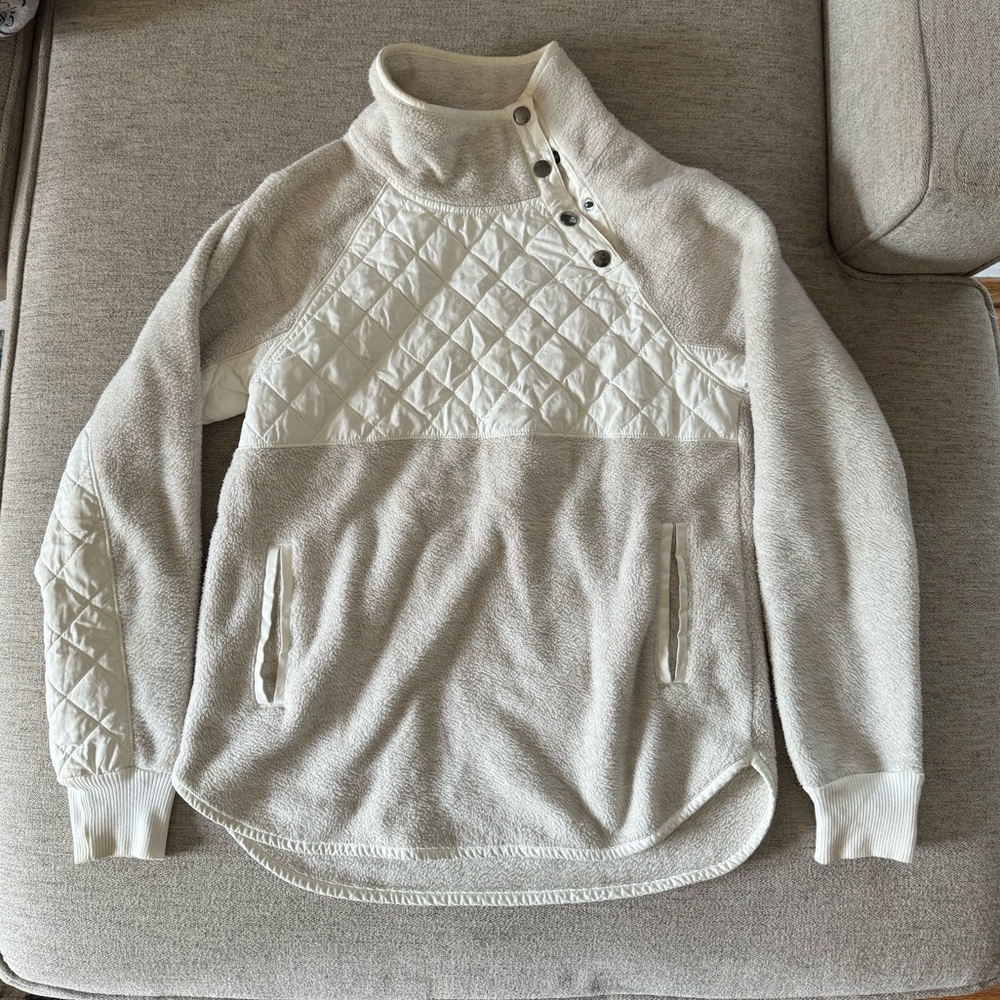 Abercrombie & Fitch Asymmetrical Fleece Snap-Up